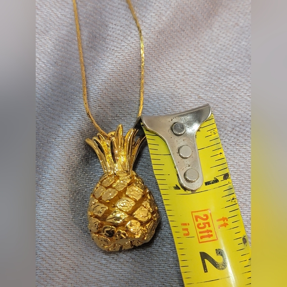 Vintage Gold Tone Pineapple Pendant & Gold Tone Necklace - Unique - Picture 9 of 12
